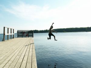 water jumping into jump feet both freeimages